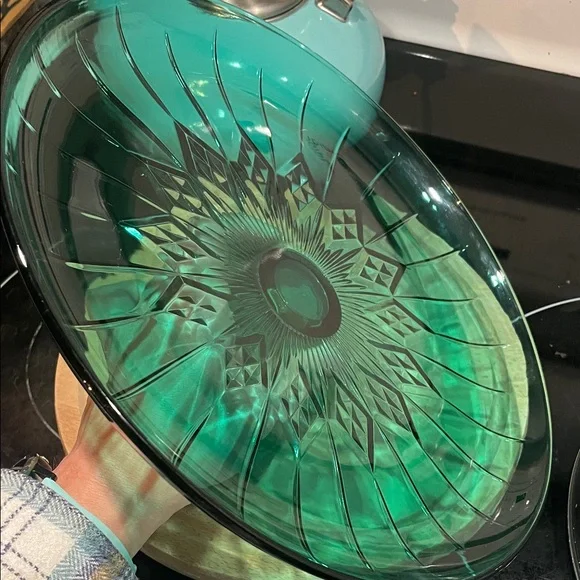 Anchor Hocking Vintage emerald Glass Cake Stand with Dome - Picture 4 of 4